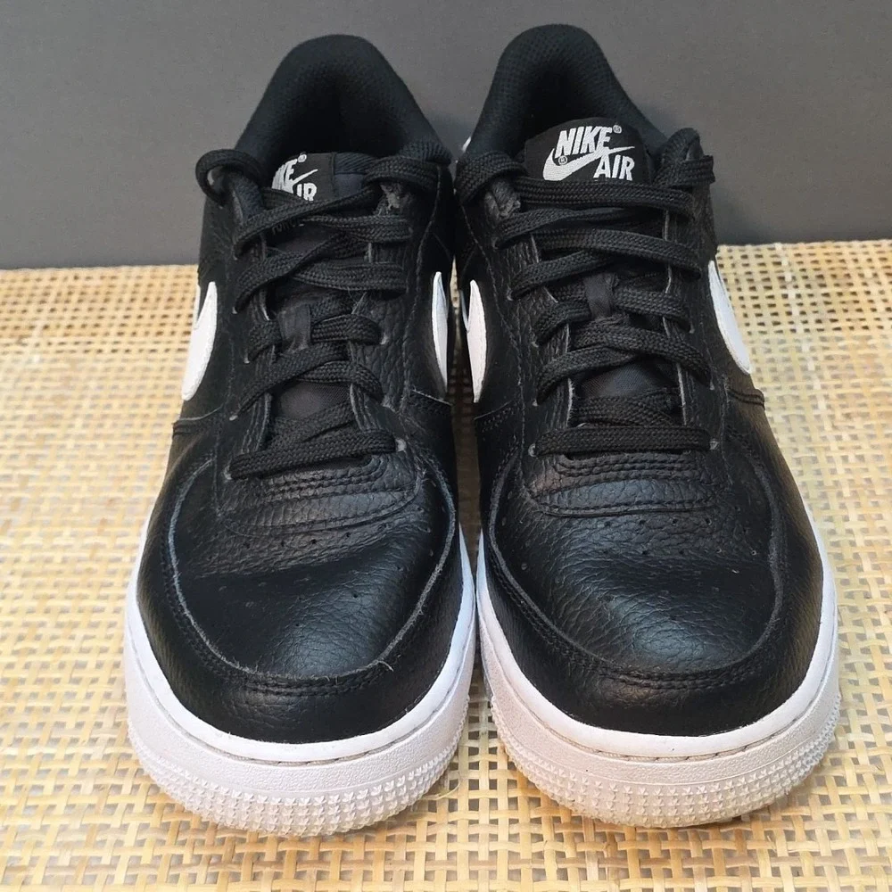 Nike Air Force 1 '07 Black / White Size 6Y CT3839-002